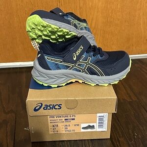 ASICS Kids Trail Sneakers in Navy and Lime